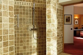 Hotel de Bourgtheroulde, Autograph Collection