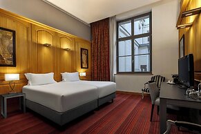 Hotel de Bourgtheroulde, Autograph Collection