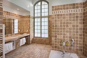 Hotel de Bourgtheroulde, Autograph Collection