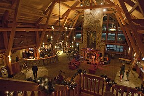 Hope Lake Lodge & Indoor Waterpark