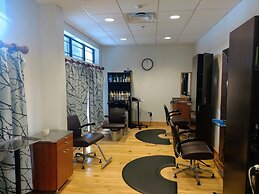 Hope Lake Lodge & Indoor Waterpark