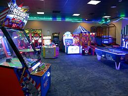 Hope Lake Lodge & Indoor Waterpark