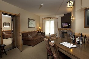 Hope Lake Lodge & Indoor Waterpark