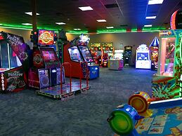 Hope Lake Lodge & Indoor Waterpark