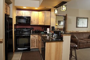 Hope Lake Lodge & Indoor Waterpark