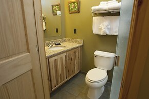 Hope Lake Lodge & Indoor Waterpark