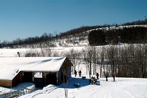 Hope Lake Lodge & Indoor Waterpark