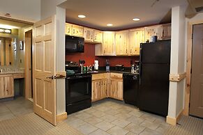 Hope Lake Lodge & Indoor Waterpark