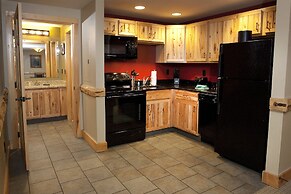 Hope Lake Lodge & Indoor Waterpark