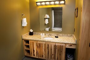 Hope Lake Lodge & Indoor Waterpark