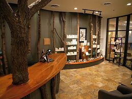 Hope Lake Lodge & Indoor Waterpark