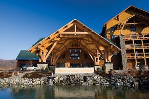 Hope Lake Lodge & Indoor Waterpark