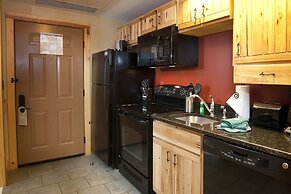 Hope Lake Lodge & Indoor Waterpark