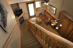 Hope Lake Lodge & Indoor Waterpark