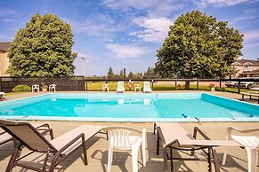 Canadas Best Value Inn & Suites Charlottetown