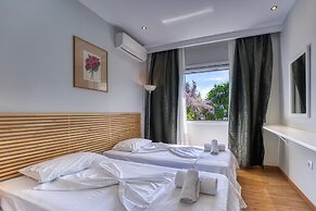 Folies Corfu Hotel Apartments