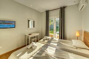 Folies Corfu Hotel Apartments