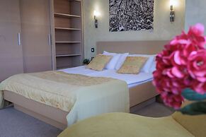 Euro Garni Hotel