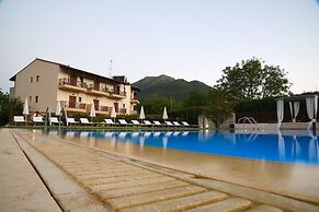 Mont Helmos Hotel