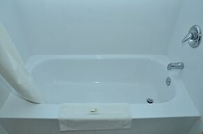 Days Inn by Wyndham Golden