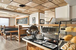 Days Inn by Wyndham Golden