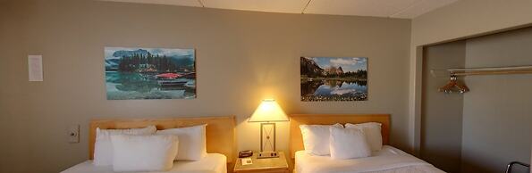 Days Inn by Wyndham Golden