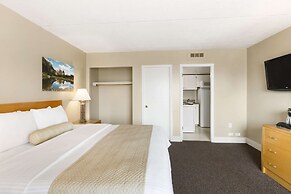 Days Inn by Wyndham Golden