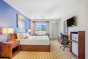 Days Inn by Wyndham Golden