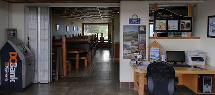 Days Inn by Wyndham Golden