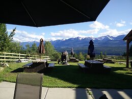 Days Inn by Wyndham Golden