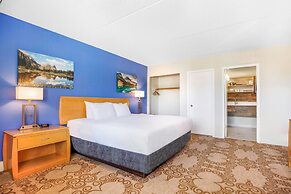 Days Inn by Wyndham Golden