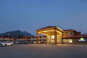 Days Inn by Wyndham Golden