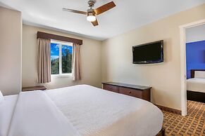 Days Inn by Wyndham Golden