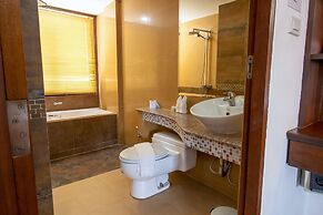 Chaweng Lakeview Condotel