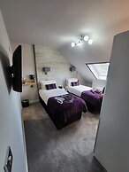 Lauderville Guest House