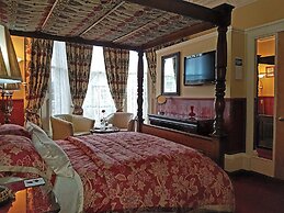 Lauderville Guest House