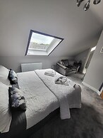 Lauderville Guest House