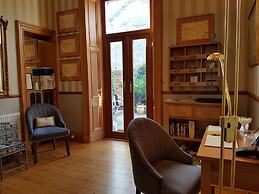 Lauderville Guest House