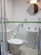 Lauderville Guest House