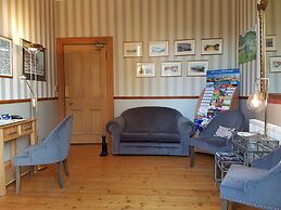 Lauderville Guest House