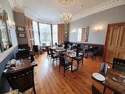 Lauderville Guest House