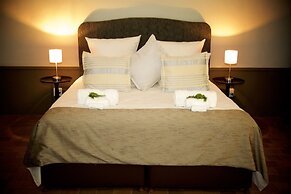 Kings Walden Garden Manor