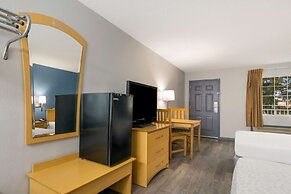 Econo Lodge Branson Theater District