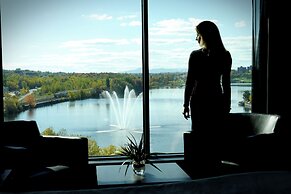 Grand Times Hotel Sherbrooke