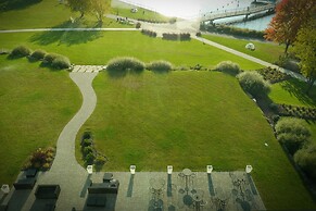 Grand Times Hotel Sherbrooke