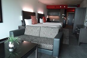 Grand Times Hotel Sherbrooke