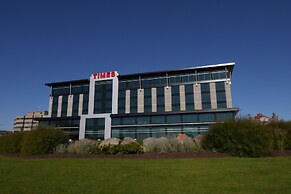 Grand Times Hotel Sherbrooke