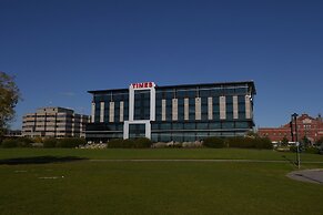 Grand Times Hotel Sherbrooke