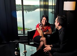 Grand Times Hotel Sherbrooke