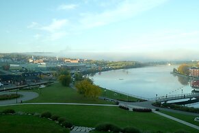 Grand Times Hotel Sherbrooke